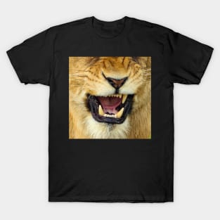 Roaring lioness T-Shirt